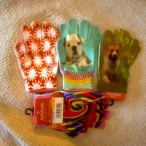 Four pair of women’s gloves one size fits most